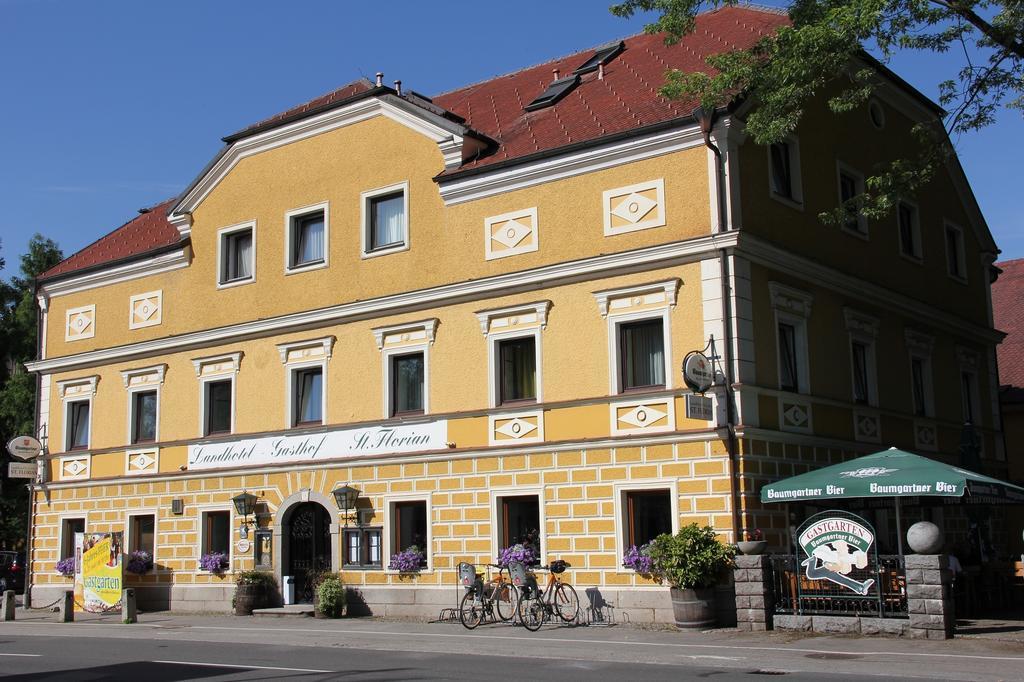 Landhotel St. Florian Sankt Florian am Inn Esterno foto